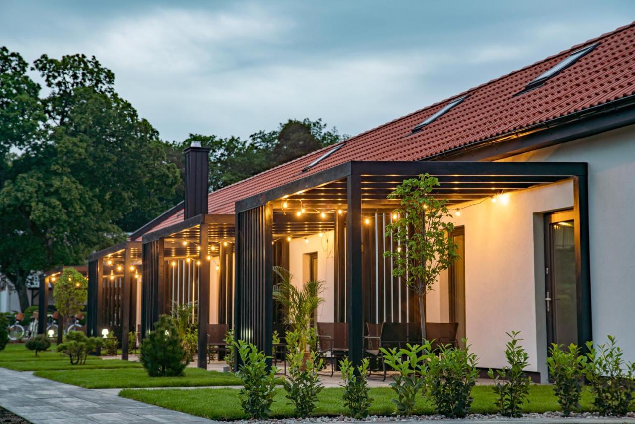 Pod Debami ,pokoje,nauka Jazdy Konnej Obok Leby Ferienhaus Sarbsk